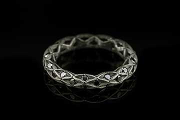 Criss-Cross Ring